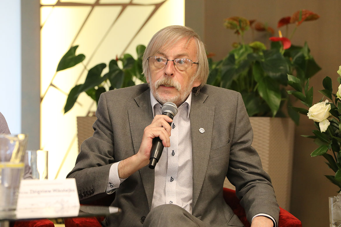 prof. Zbigniew Mikołejko